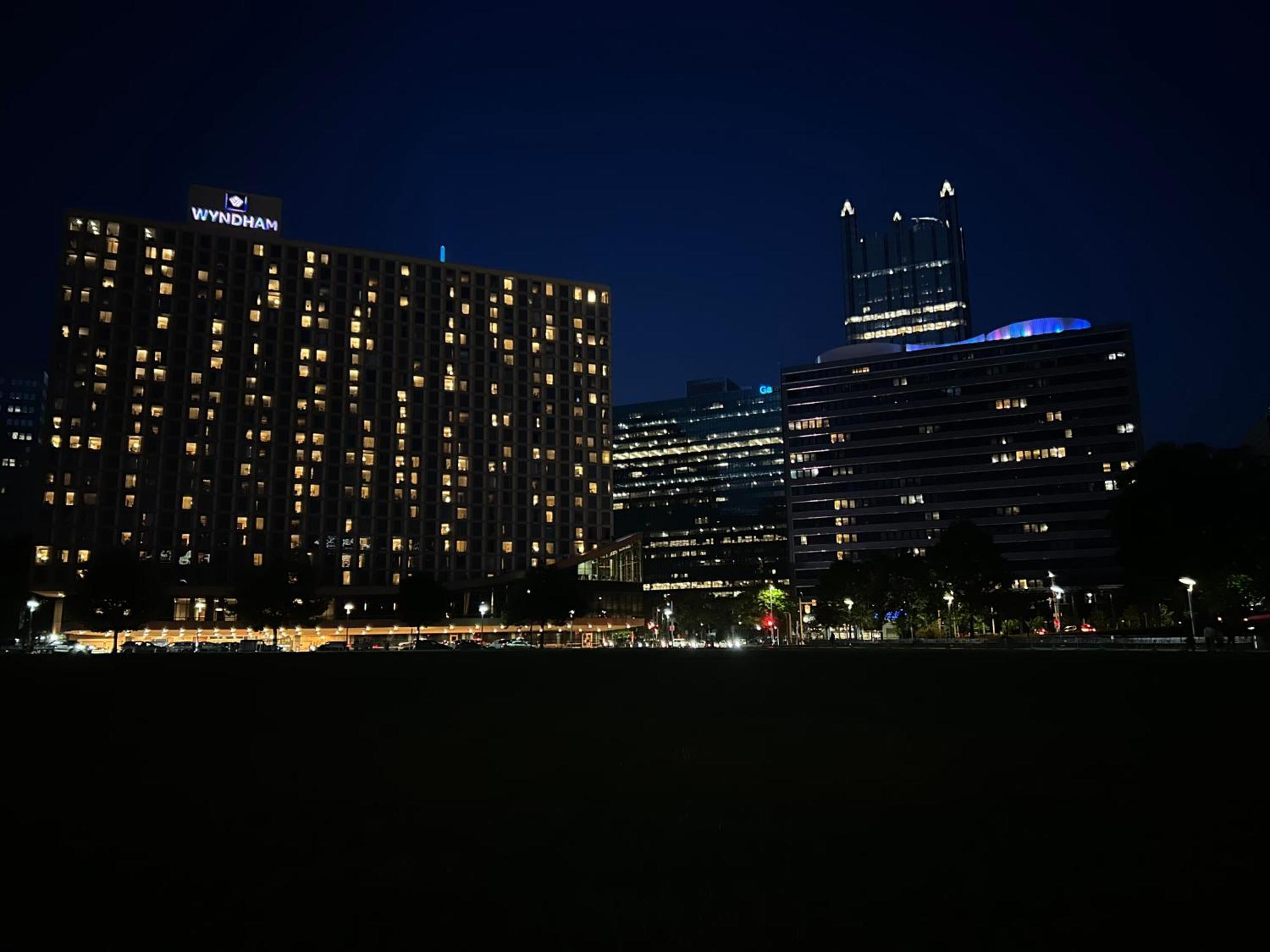 Apartment Sky High Luxury - 10th Floor - Premium Location 24-7 Parking Gym Lounge *