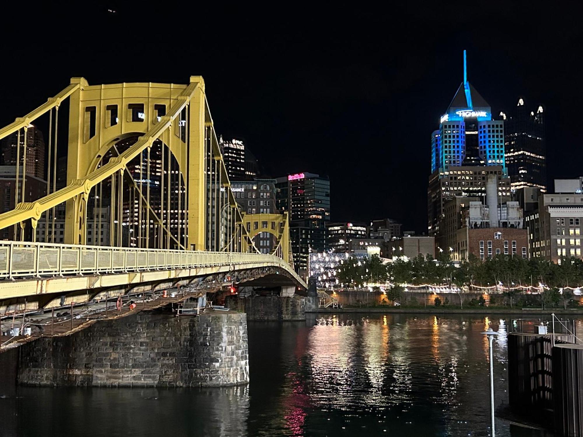 Sky High Luxury - 10th Floor - Premium Location 24-7 Parking Gym Lounge Pittsburgh
