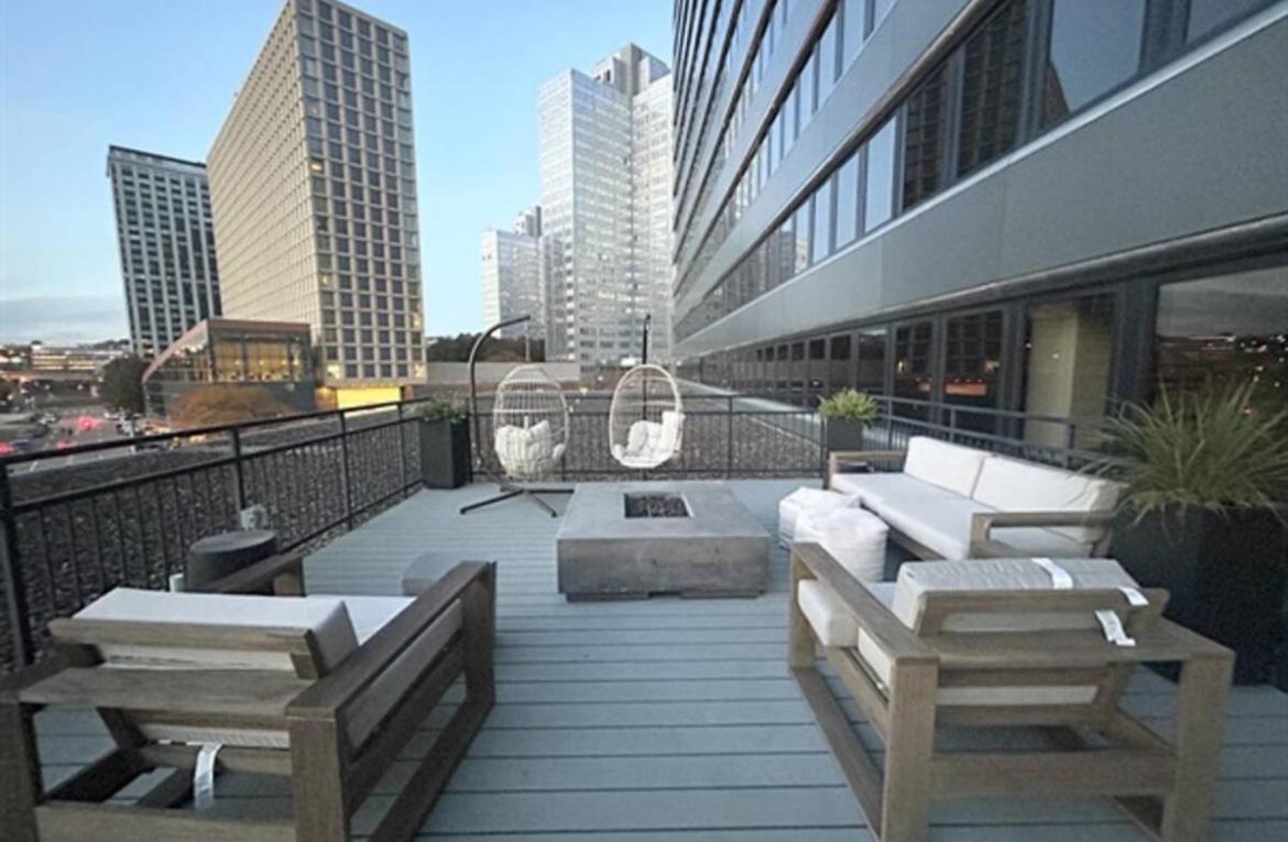 Sky High Luxury - 10th Floor - Premium Location 24-7 Parking Gym Lounge Pittsburgh